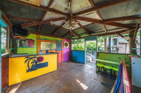 Garden Bar