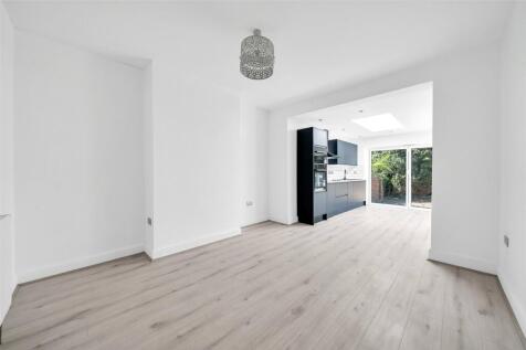 Lounge / Kitchen