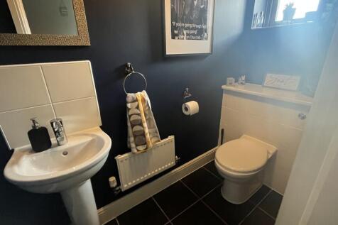 Cloakroom/wc