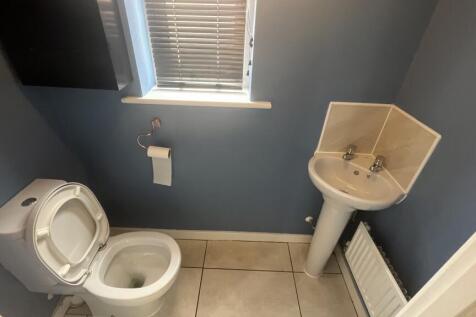 Cloakroom/wc