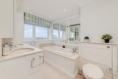 En Suite Bathroom