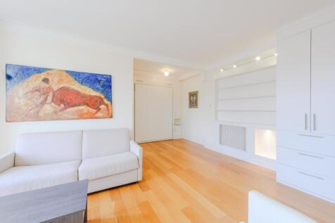 Studio Room
