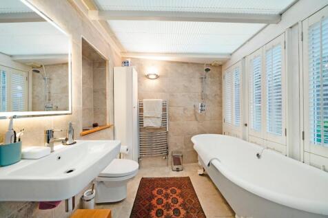 En Suite Bathroom