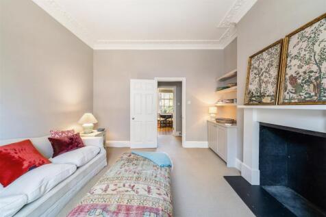 88200_Flat 2 10-11 Hobury Street  (7).jpg