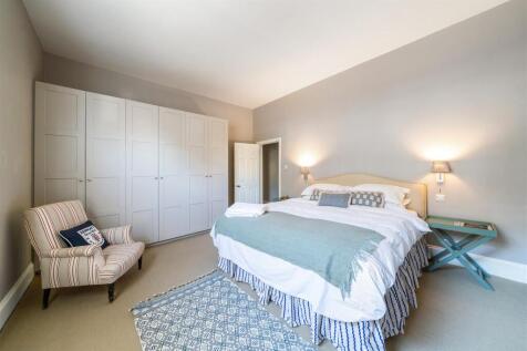 88200_Flat 2 10-11 Hobury Street  (18).jpg