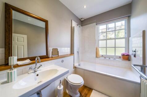 88200_Flat 2 10-11 Hobury Street  (20).jpg
