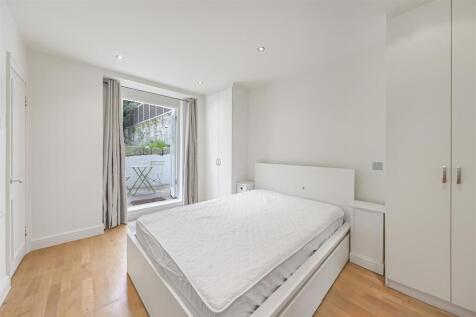 Bedroom with access to garden.JPG