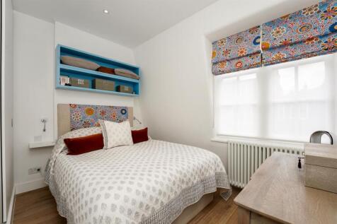Flat 14, 7 Sloane Court West London (13).jpg