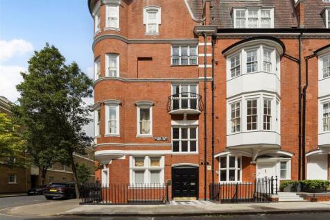 Flat 14, 7 Sloane Court West London (2) C .jpg