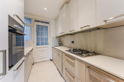 Flat 28, Ovington Court  (9).jpg