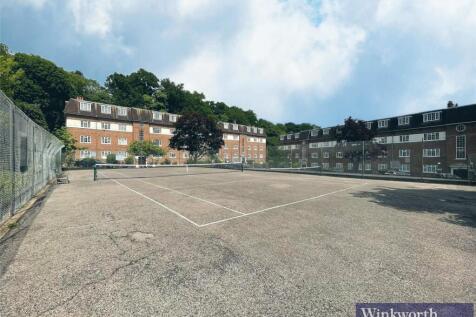 Communal Tennis Crt