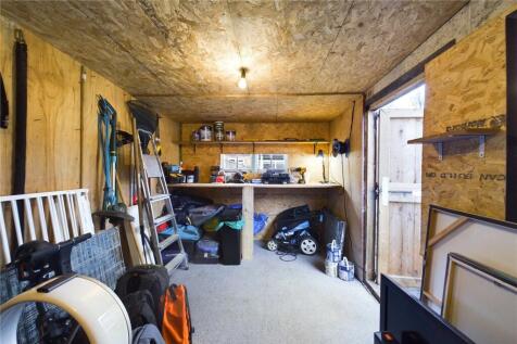 Garage/Workshop