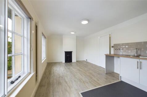 Kitchen &amp; Living