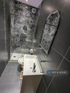 Sep Shower Room