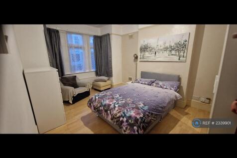 Large Bedroom