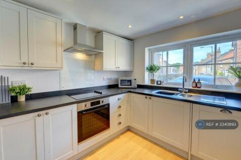 Kitchen / Dining Area