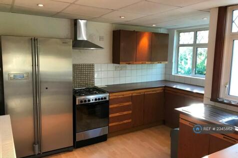 Fully Fitted Kitchen