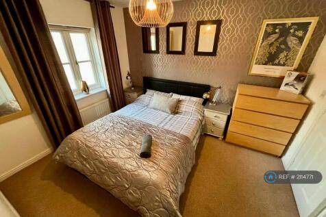 Master Bedroom Comes With Ensuite 
