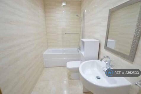 1st Floor Family Bathroom