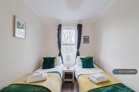 Bedroom 1 - 2 x Single Beds
