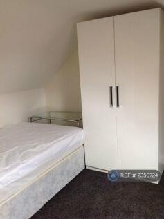 Loft Room Picture 3