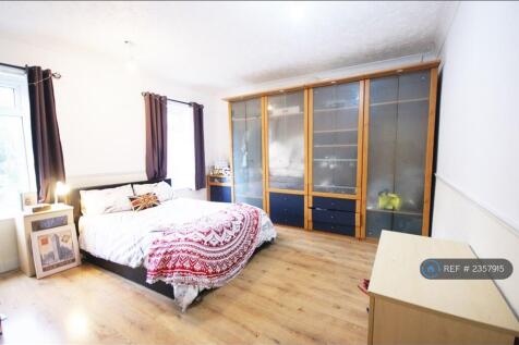 a Huge Front Bedroom With King Bed