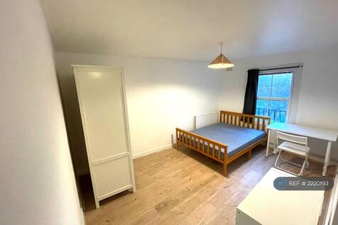 Large Double Bedroom