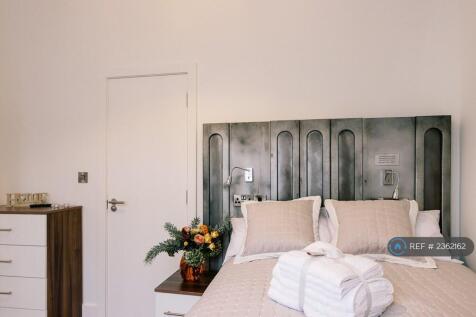 Dr Who 2017 &#64; £1150 Pcm Ensuite