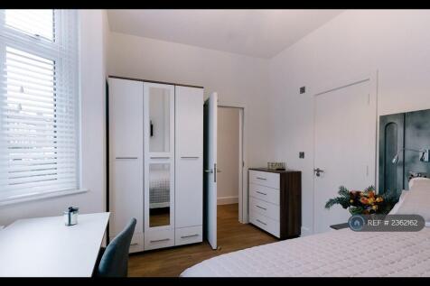 Dr Who 2017 &#64; £1150 Pcm Ensuite
