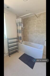 Upstairs Bathroom 