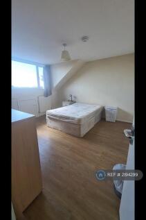 Large Upstairs Front Bedroom (Double Bed) 