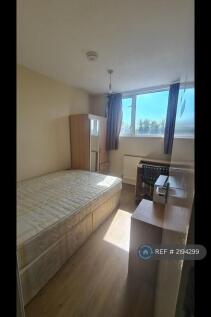 Small Upstairs Front Bedroom (Double Bed)