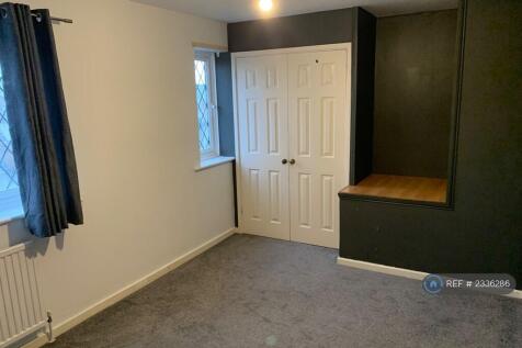 Master Bedroom With Built In Wardrobe