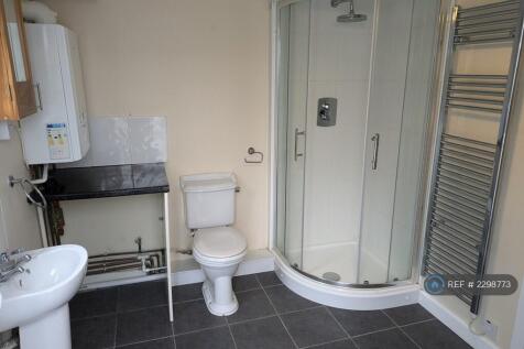 Second Bathroom With Space For Washing Machine