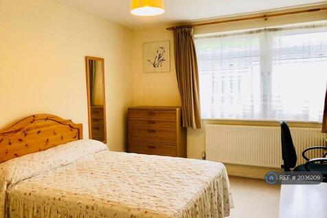 Rm 2 - Double Bedroom Quality Bed With 4 Drawers