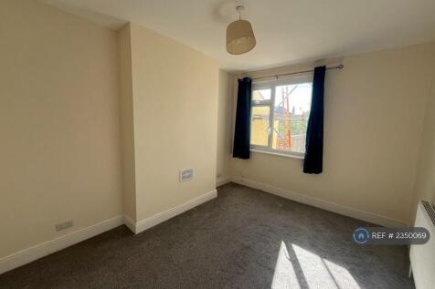 Dining Room/ Bedroom 4