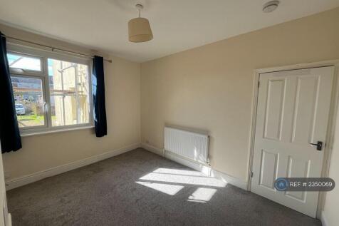 Dining Room/ Bedroom 4