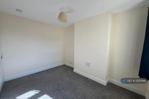 Dining Room/ Bedroom 4