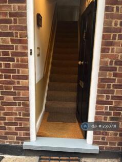 Entrance/Stairway