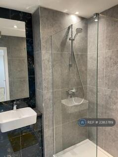 Master En-Suite