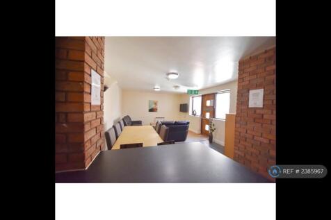 Communal Lounge/Kitchen