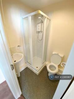 Room 5 - Ensuite
