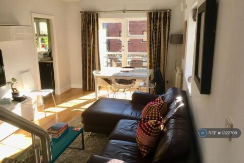 Lounge/Dining Area
