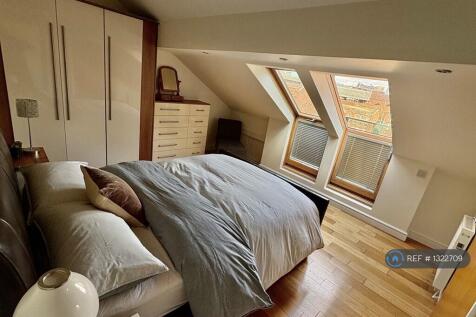 Bedroom 1 (Upstairs With En Suite Bathroom)