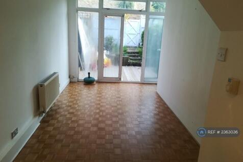 Open Lounge To Garden