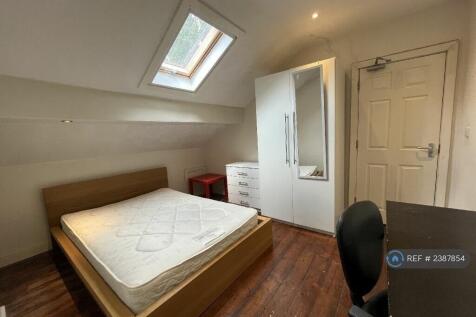Top Floor Bedroom 2