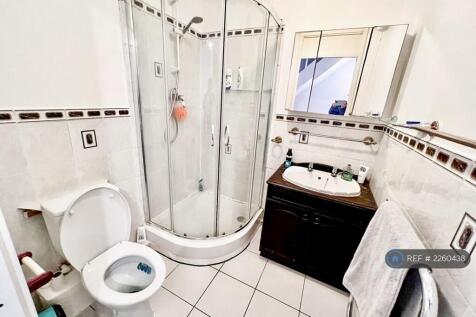 Private Bathroom For No1