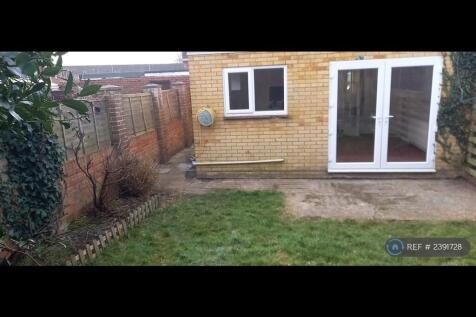 Garden With Concrete Patio