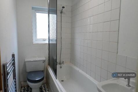 1st Floor Bathroom