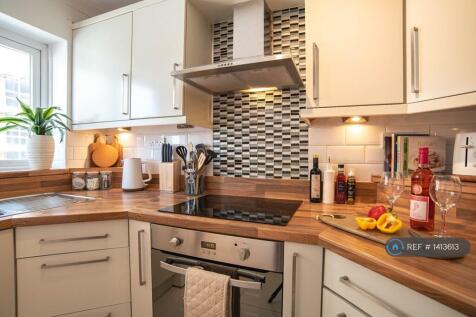 Fully Fitted Kitchen